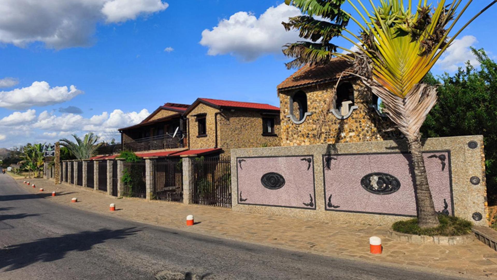 Hotel Restaurant Le Miamiam Glouglou Ambositra Luaran gambar
